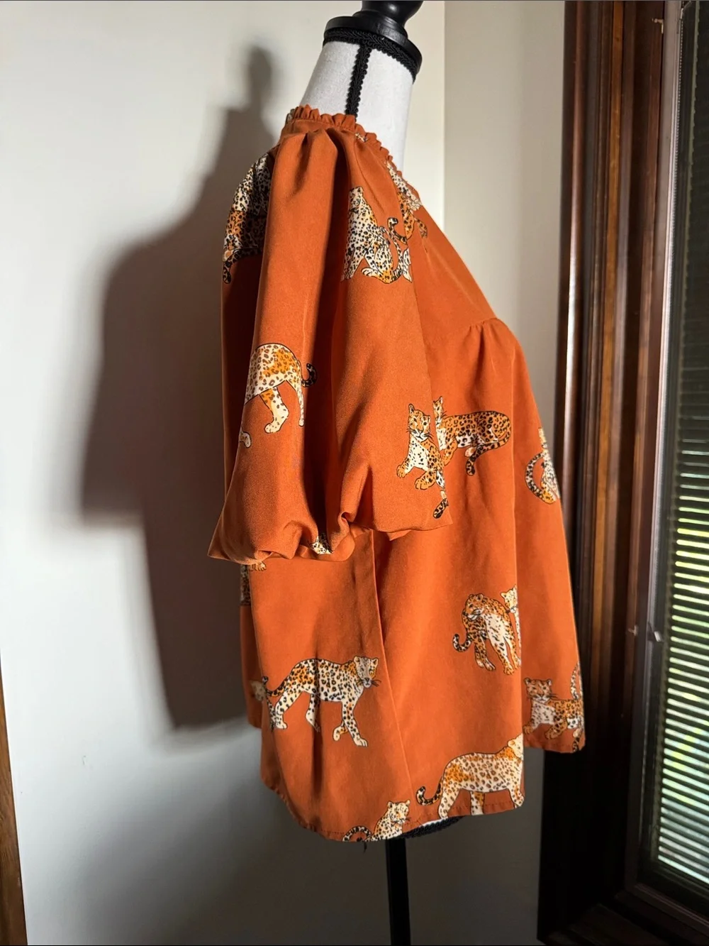 THML | Puff Sleeve Cheetah Top Size M - Picture 3 of 9